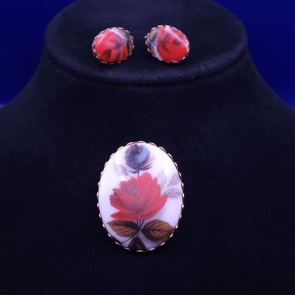 Vintage Red Rose Cameo Brooch - White Painted Printed with Red Rose